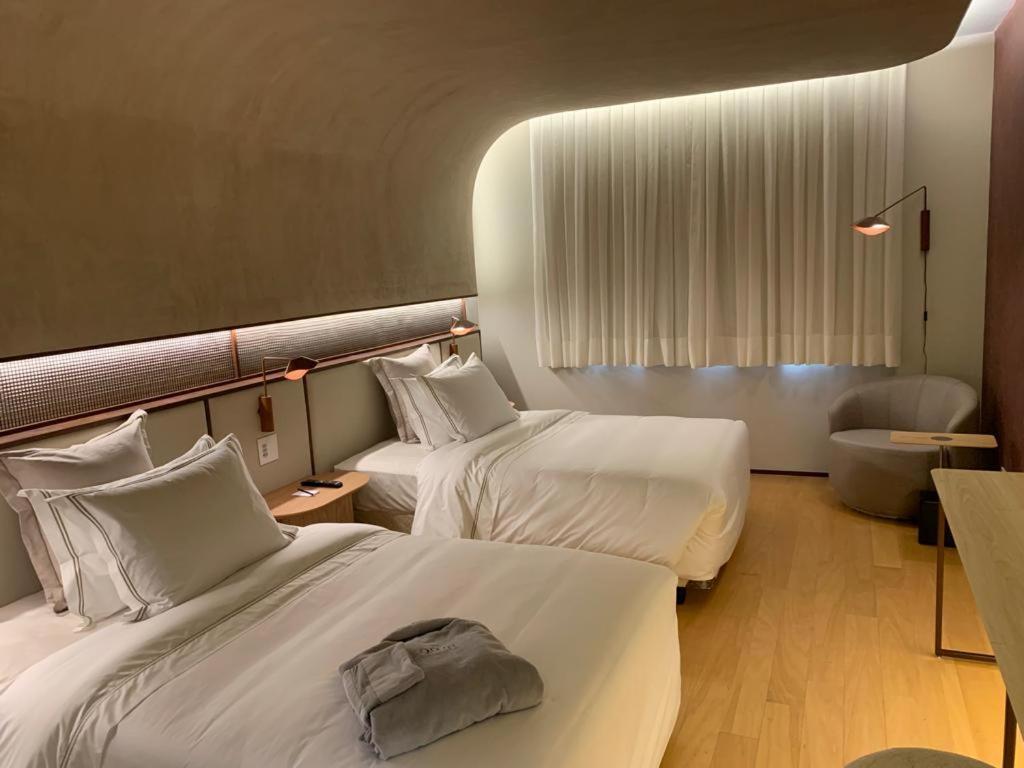 Qoya Hotel Curitiba, Curio Collection By Hilton Bagian luar foto