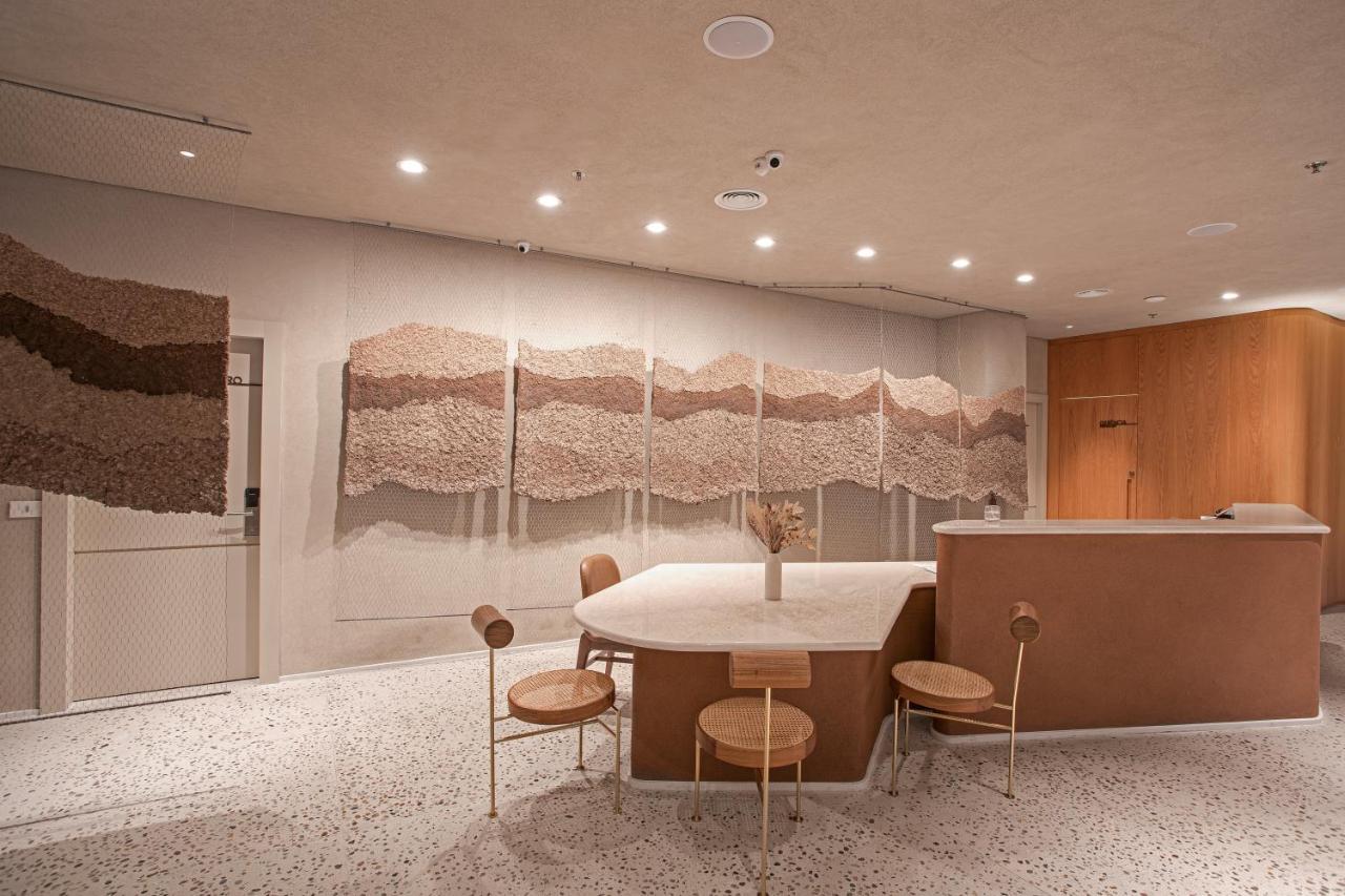 Qoya Hotel Curitiba, Curio Collection By Hilton Bagian luar foto The interior of the museum