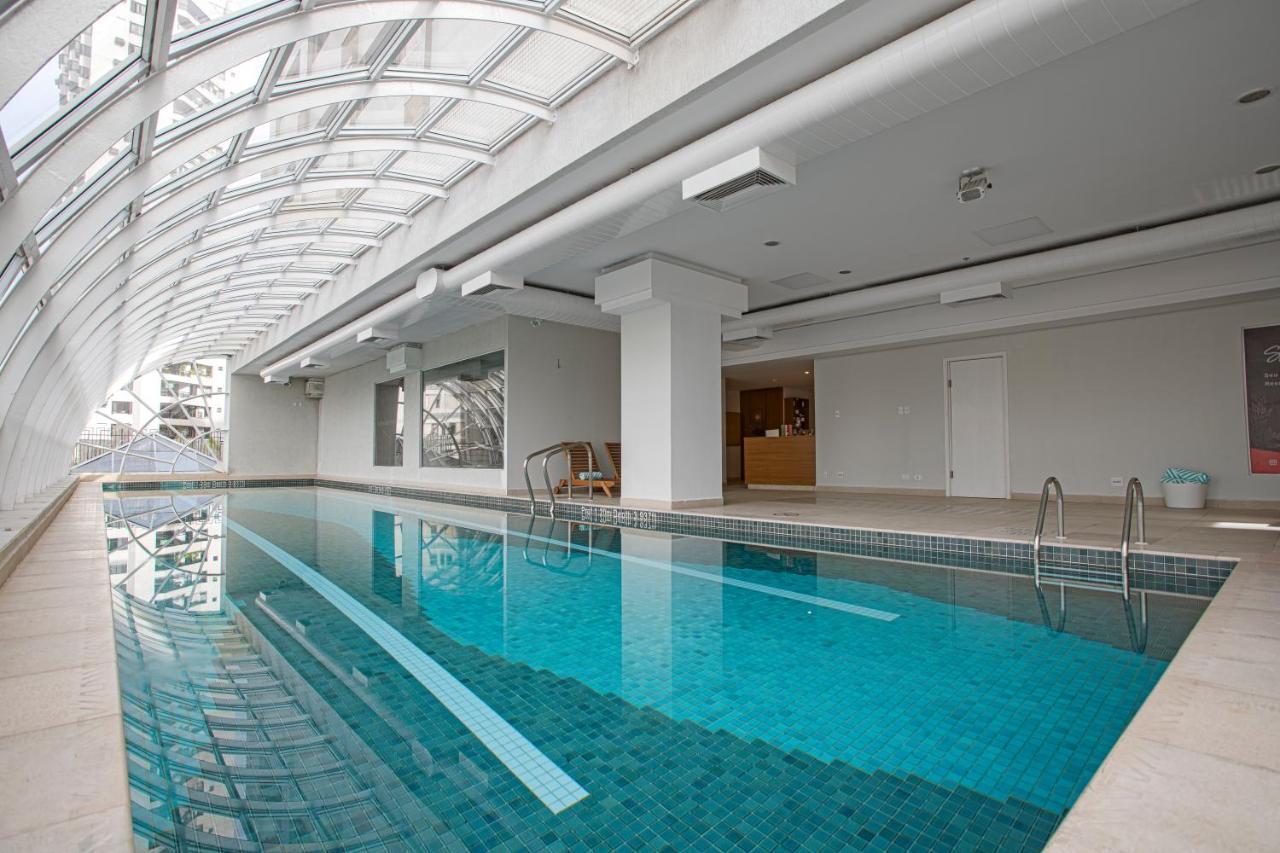 Qoya Hotel Curitiba, Curio Collection By Hilton Bagian luar foto The pool