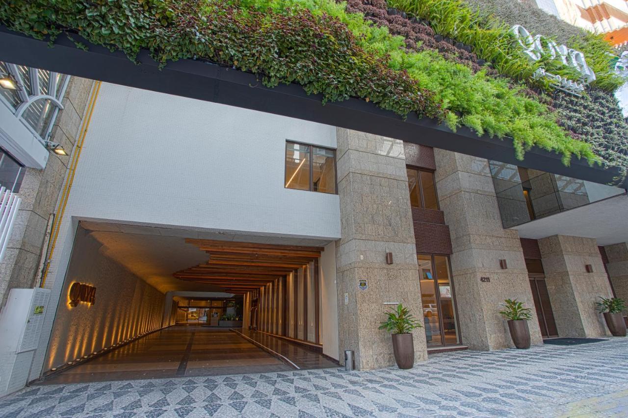 Qoya Hotel Curitiba, Curio Collection By Hilton Bagian luar foto Entrance