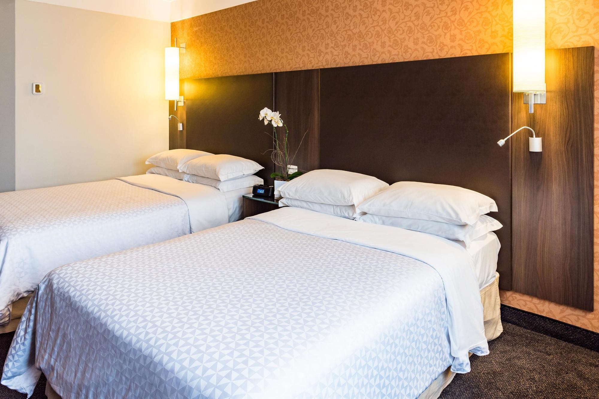 Qoya Hotel Curitiba, Curio Collection By Hilton Bagian luar foto