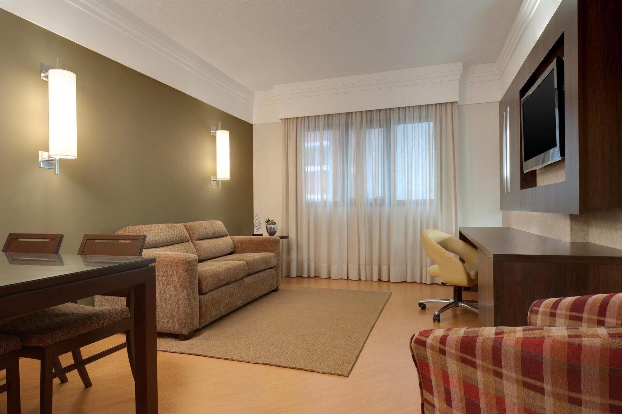 Qoya Hotel Curitiba, Curio Collection By Hilton Bagian luar foto